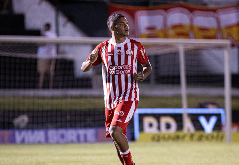 imagem da materia: Santo André anuncia a contratação do zagueiro Felipe Santana