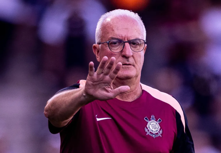 imagem da materia: Dorival comenta alteração no time titular e reforça cautela no Paulistão