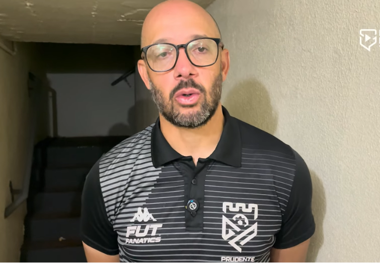 imagem da materia: Sem vencer na A2, Rogério ainda projeta disputa no topo