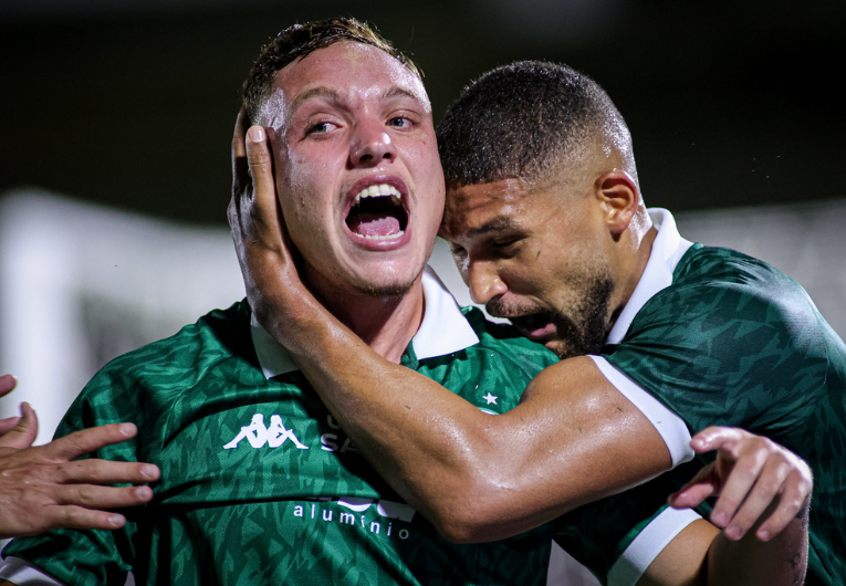 imagem da materia: Kewen marca no primeiro toque como profissional do Guarani