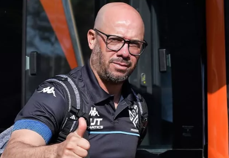 imagem da materia: Grêmio Prudente demite técnico Rogério Corrêa