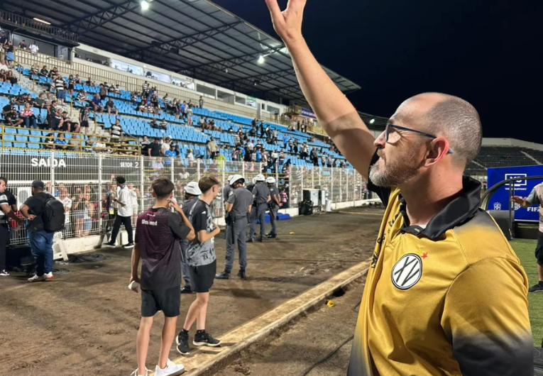 imagem da materia: Moisés Egert deixa o XV de Piracicaba em meio à A2