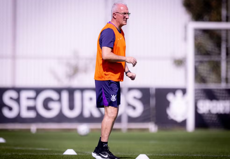 imagem da materia: Com 25 atletas, Corinthians se apresenta para a temporada 2026