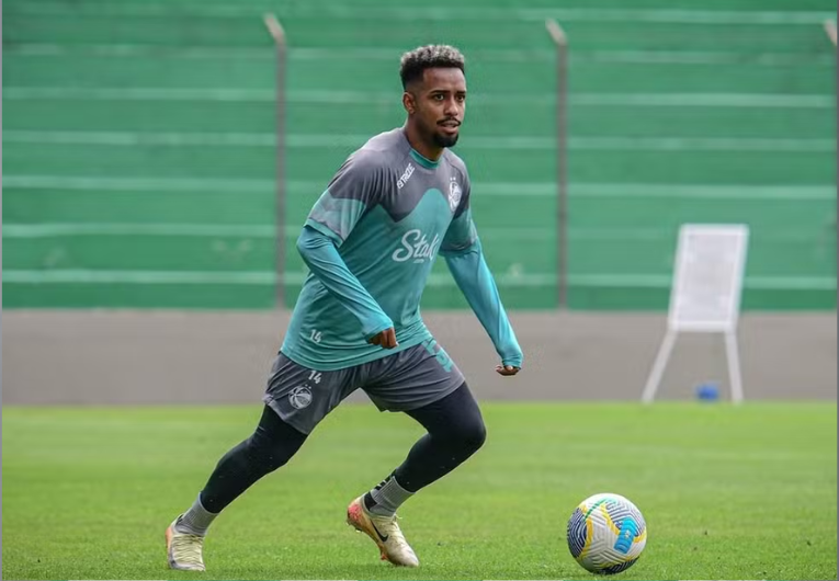 imagem da materia: Portuguesa acerta a contratação do lateral direito Ewerthon