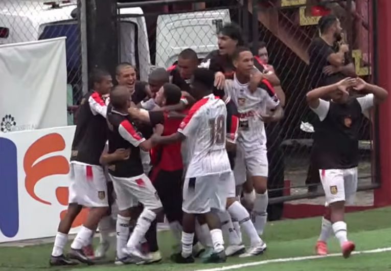 imagem da materia: Juventus-SP empata e garante a classificação; Flamengo-SP vence e assume a liderança de seu grupo