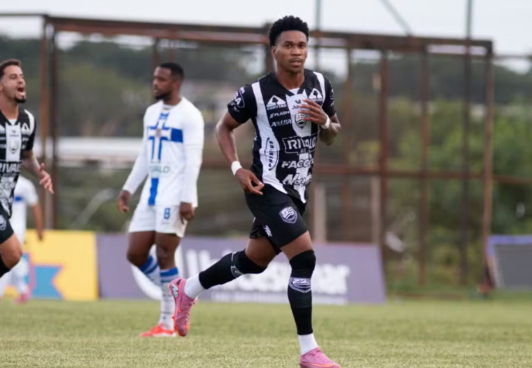 imagem da materia: Votuporanguense vence o Água Santa por 1 a 0 na A2