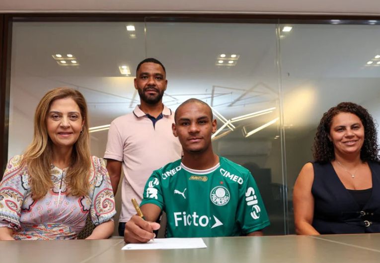 imagem da materia: Palmeiras renova com promessa que brilho na Copinha