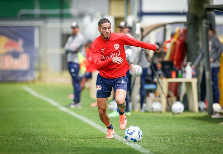 imagem da materia: Bragantino negocia Praxedes com o Remo