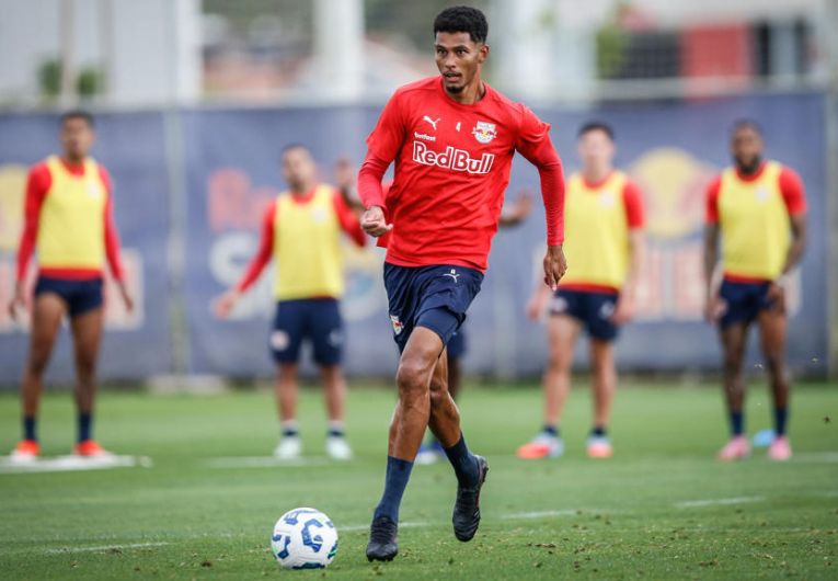 imagem da materia: Alix Vinicius projeta duelo contra o Coritiba