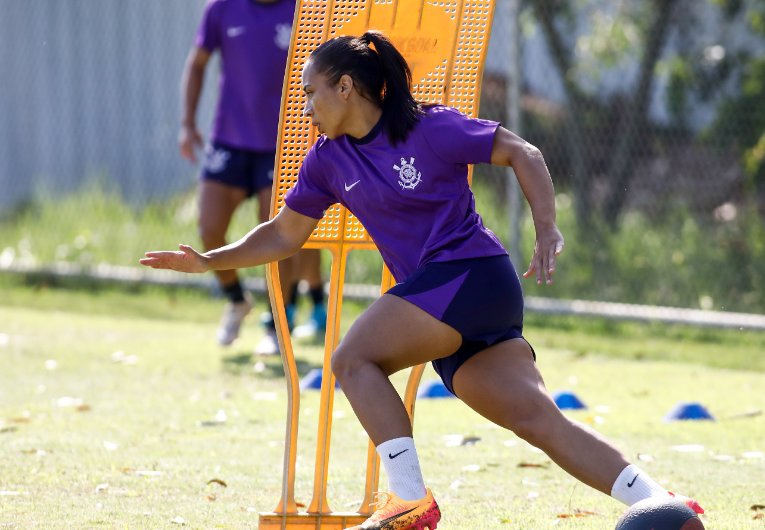 imagem da materia: Corinthians amplia contrato com Thaís Ferreira até 2028