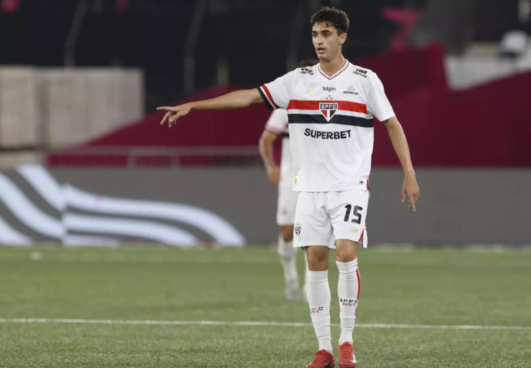 imagem da materia: São Paulo acerta saída de Rodriguinho para o Bragantino