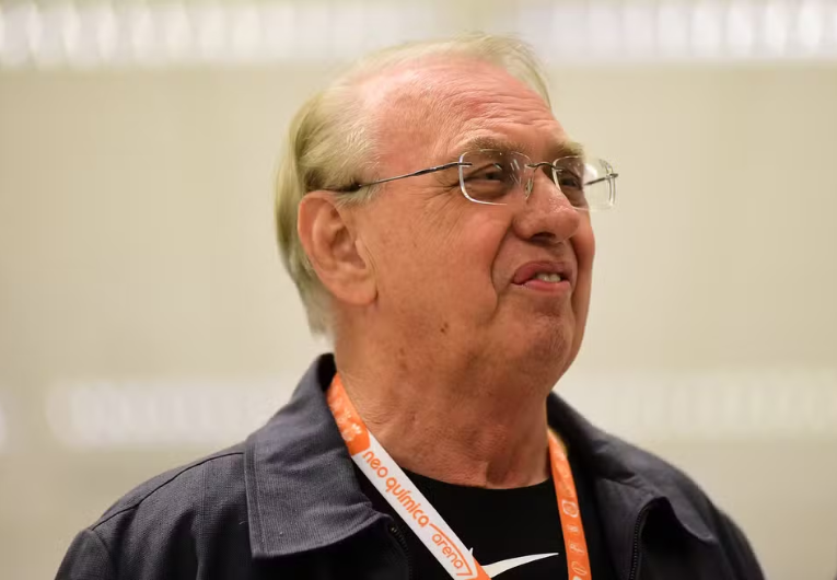 imagem da materia: Corinthians quita dívida e fica perto de derrubar transfer ban