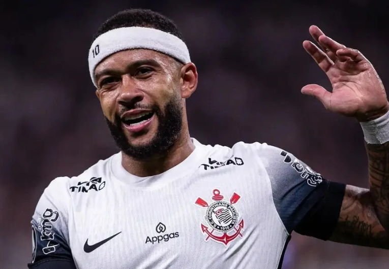 imagem da materia: Ainda sem definir renovação, Memphis estreará contra o Bahia