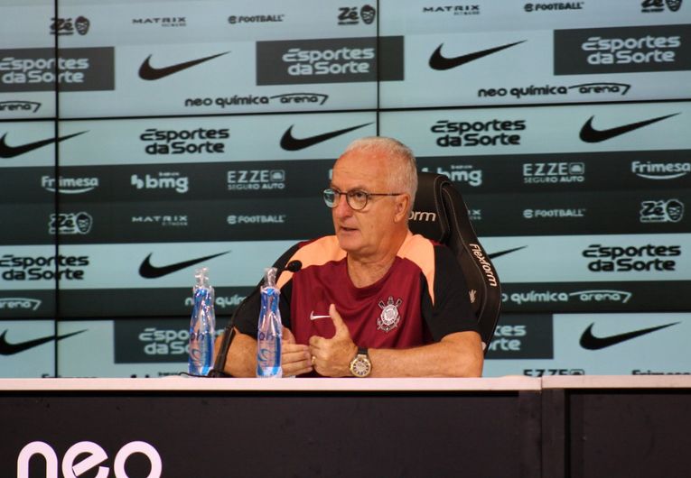 imagem da materia: Dorival Júnior elogia reação do Corinthians e valoriza empate no clássico