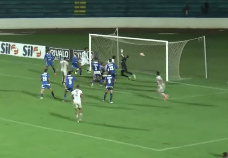 imagem da materia: Nos acréscimos, Monte Azul arranca empate do São José