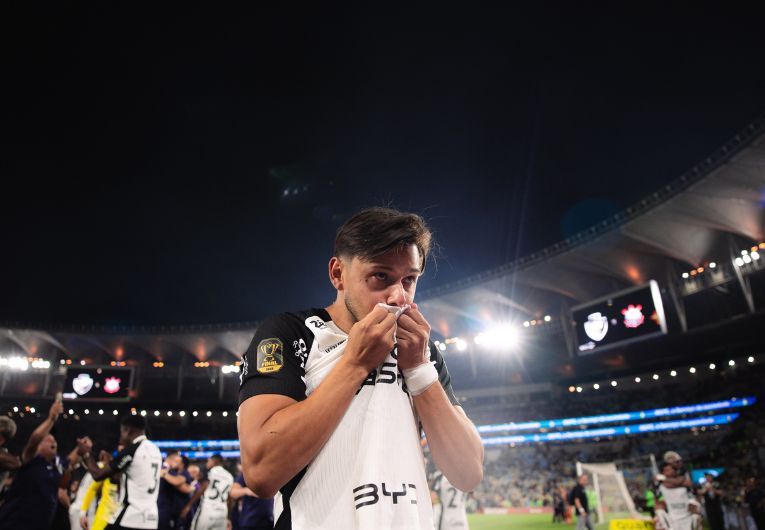 imagem da materia: Corinthians confirma despedida de Romero