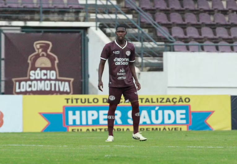 imagem da materia: Fau vira dúvida na Ferroviária para duelo direto na A2