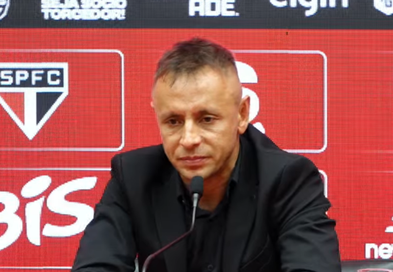 imagem da materia: São Paulo está invicto desde a chegada de Rafinha