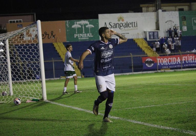 imagem da materia: Grêmio São-Carlense vence o Tanabi e se mantém invicto na A4
