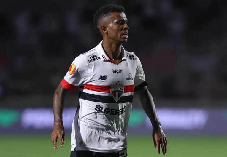 imagem da materia: São Paulo renova com Marcos Antônio até 2030 e blinda volante para o futuro