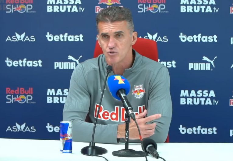 imagem da materia: Vagner Mancini explica opção por rodar o elenco