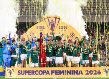 Com Supercopa, Palmeiras passa Corinthians em finais diretas no feminino
