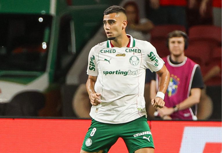 imagem da materia: Andreas Pereira sobre polêmica no Dérbi: “Limpando a chuteira