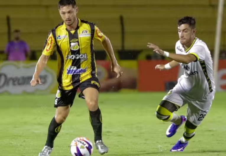 imagem da materia: Em jogo atrasado devido à chuva, Novorizontino vira no fim e vence São Bernardo