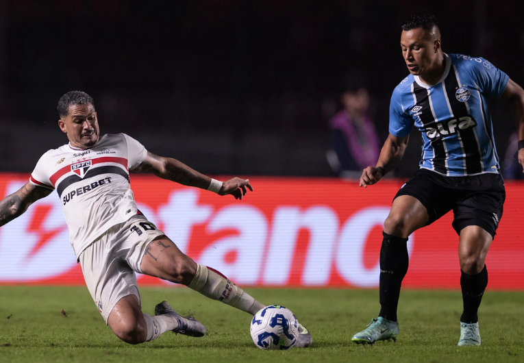 imagem da materia: São Paulo defende tabu de quase 13 anos contra o Grêmio