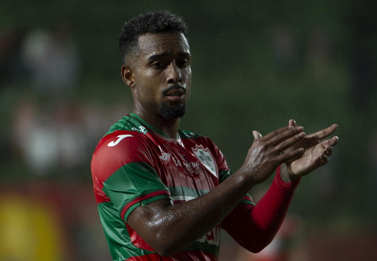 imagem da materia: Portuguesa antecipa saída de Ewerthon