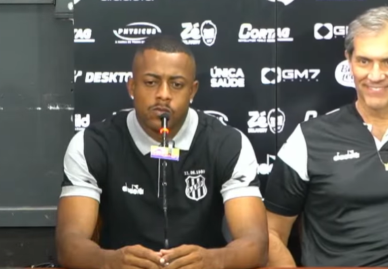 imagem da materia: Diego Porfírio celebra recomeço na Ponte após suspensão