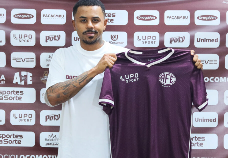 imagem da materia: Ferroviária acerta a contratação do atacante Vinni Faria