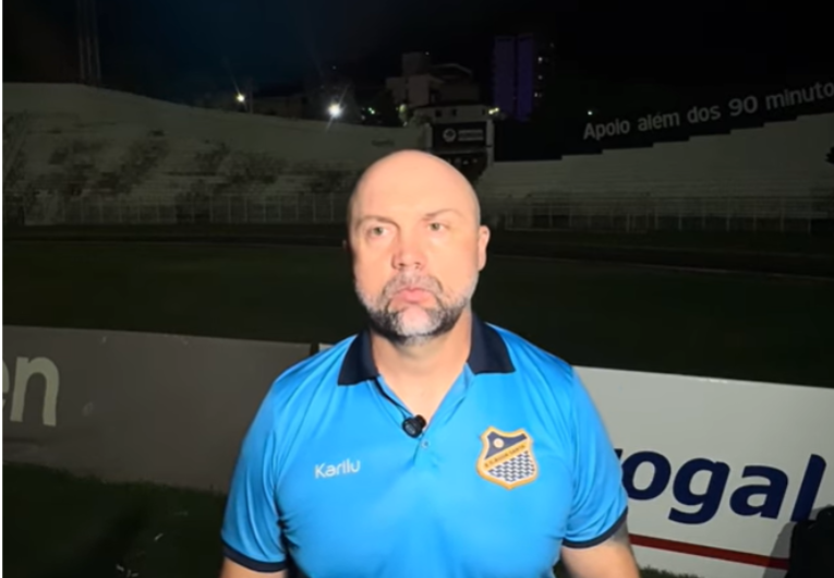 imagem da materia: Ademir Fesan valoriza empate contra o XV no Barão