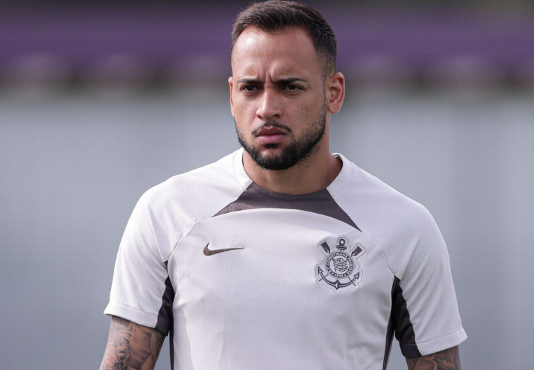 imagem da materia: Corinthians define prazo para pagar dívida por Maycon