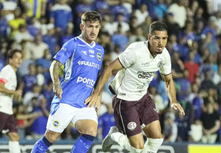 imagem da materia: São José sofre nova derrota para a Ferroviária e se complica na A2