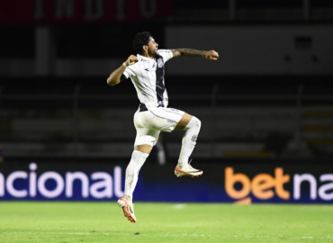 Bryan Borges vira esperança em meio à crise da Ponte