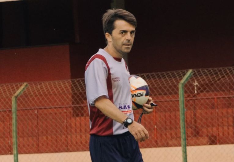 imagem da materia: Sertãozinho demite o treinador Ricardo Lima