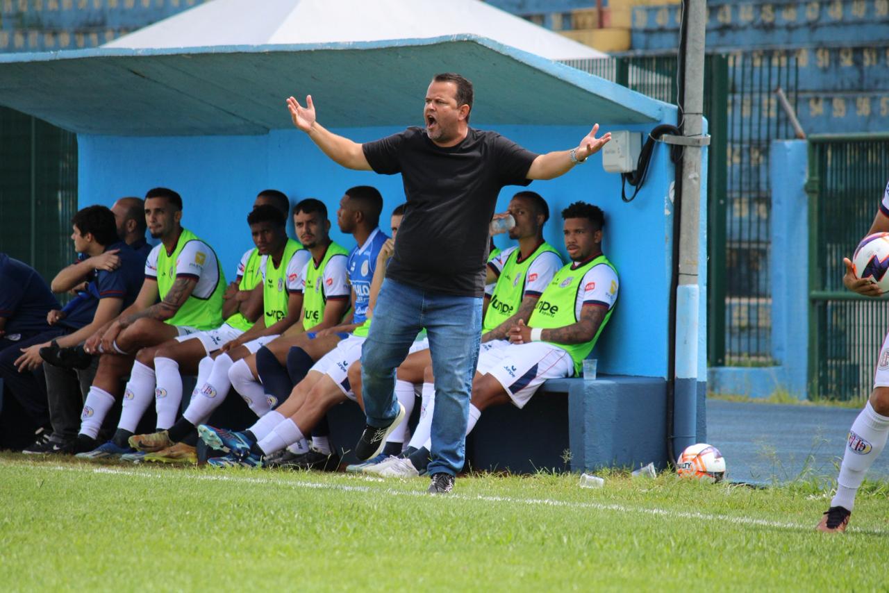 imagem da materia: Rafael Andrade, técnico do São-Carlense, projeta confronto contra o Barretos