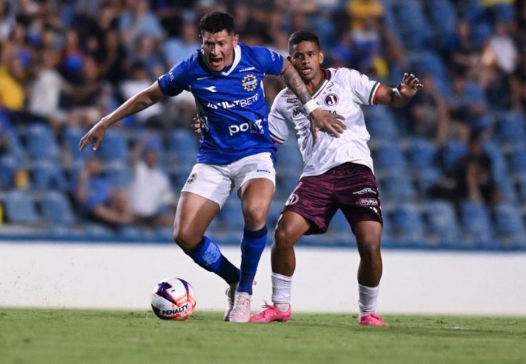 imagem da materia: São José marca no início e vence Juventus em casa
