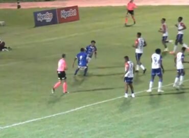 Lemense vence Penapolense e gruda no líder da A4