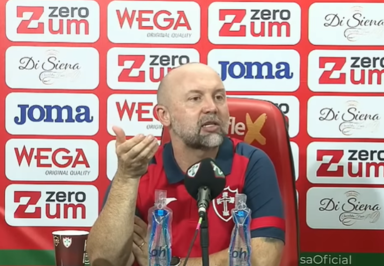 imagem da materia: Ademir Fesan destaca adaptação rápida após primeira vitória na Lusa