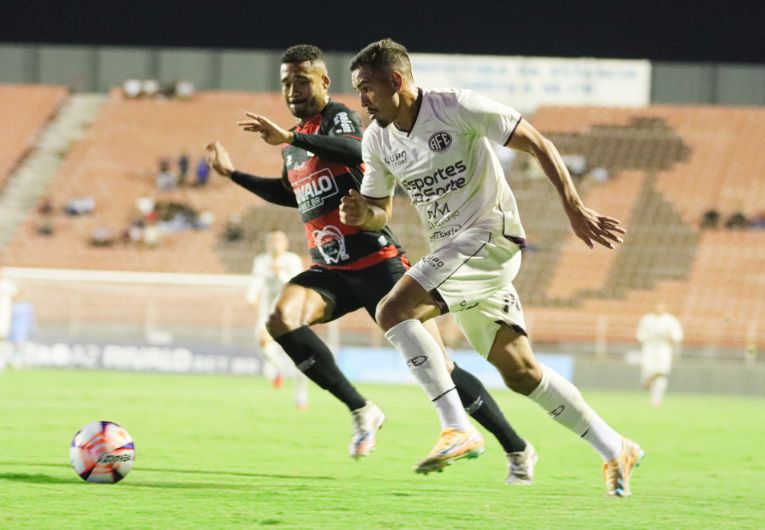 imagem da materia: Ferroviária marca nos acréscimos e vence Ituano no 1º jogo da semifinal