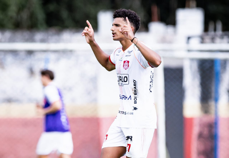 imagem da materia: Artilheiro do time, Caio Vidal analisa adversários da Inter na A4