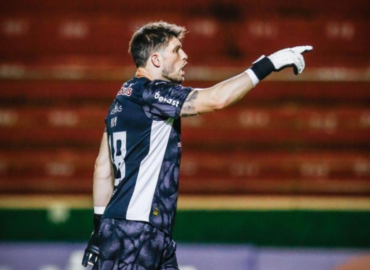 Tiago Volpi valoriza chance no Bragantino e destaca disputa com Cleiton