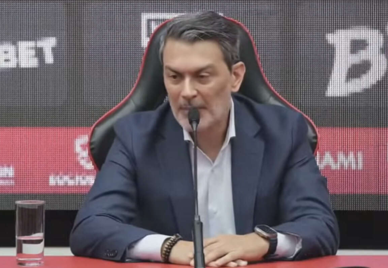 imagem da materia: Rui Costa assume risco e vira alvo de pressão junto com Roger no São Paulo