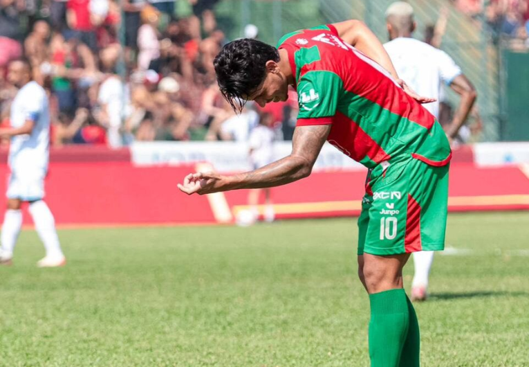 imagem da materia: Yohan Marcellus celebra título da Briosa e gol decisivo na final