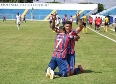 O Grêmio São-Carlense venceu o Barretos pelo placar de 1 a 0, com gol de Gilvan, e se classificou para a semifinal do Campeonato Paulista Série A4 de 2026, no Estádio Prof. Luisão, em São Carlos. Com o resultado, o Grêmio enfrenta a Inter de Bebedouro.