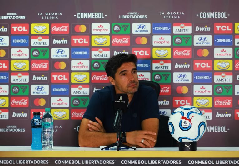 imagem da materia: Abel Ferreira lamenta empate do Palmeiras e ironiza atuação do VAR