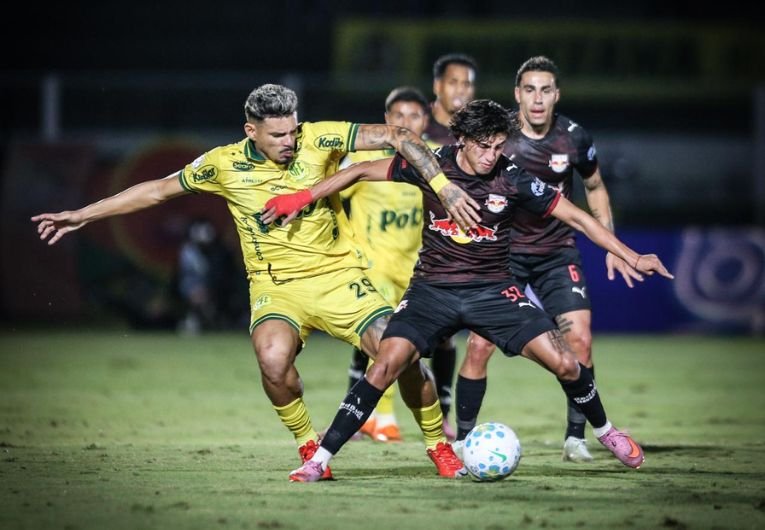 imagem da materia: Mirassol vence Bragantino e avança na Copa do Brasil