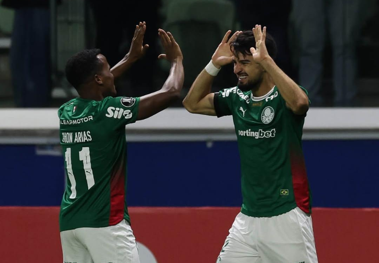 imagem da materia: Palmeiras goleia Junior Barranquilla e encaminha vaga nas oitavas da Libertadores